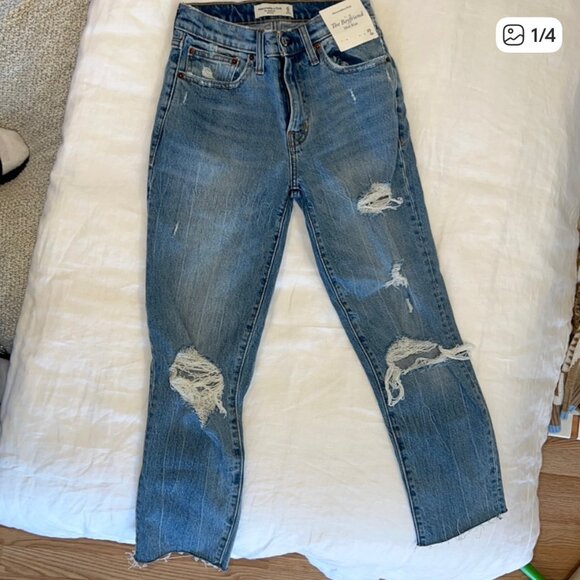 Abercrombie & Fitch Denim - Abercrombie & Fitch Boyfriend Mid Rise Jeans - NWT